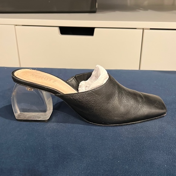 SCHUTZ Shoes - Schutz Dezire Mule - Size 8